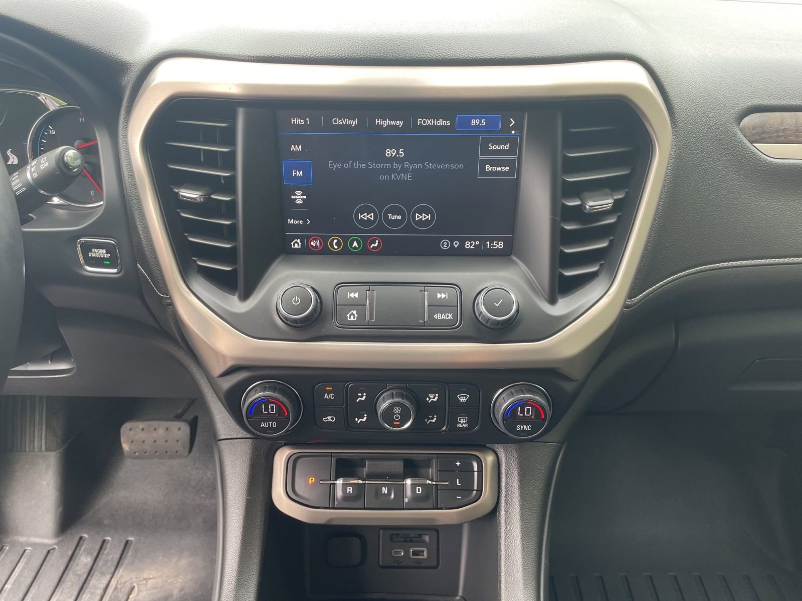 Used 2023 GMC Acadia Denali w/ Denali Ultimate Package image 18