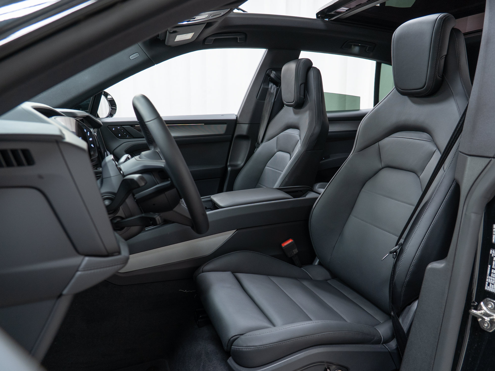 New 2026 Porsche Cayenne Electric AWD/4WD image 18
