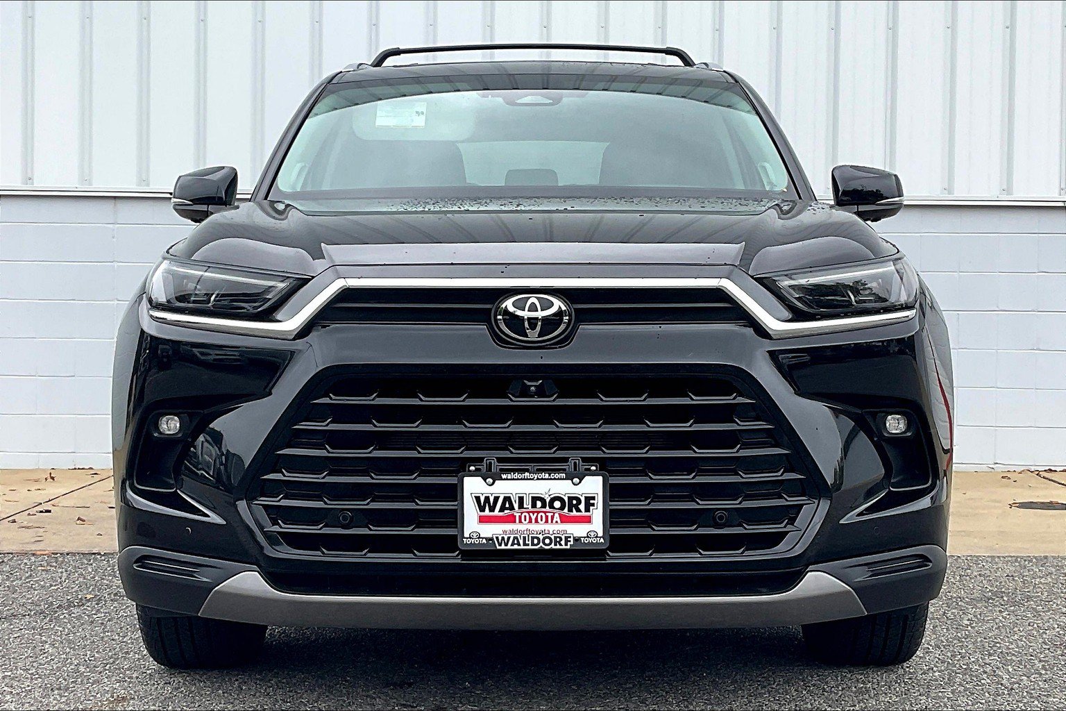Used 2024 Toyota Grand Highlander AWD image 3