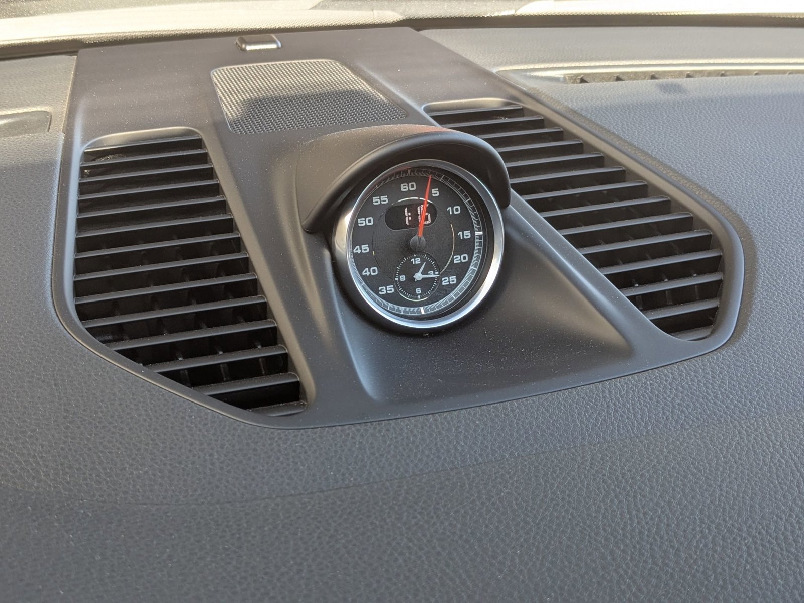 Certified 2018 Porsche 911 Carrera GTS image 24