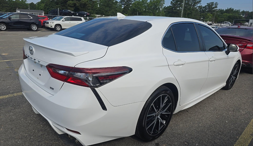 Used 2021 Toyota Camry SE FWD image 5