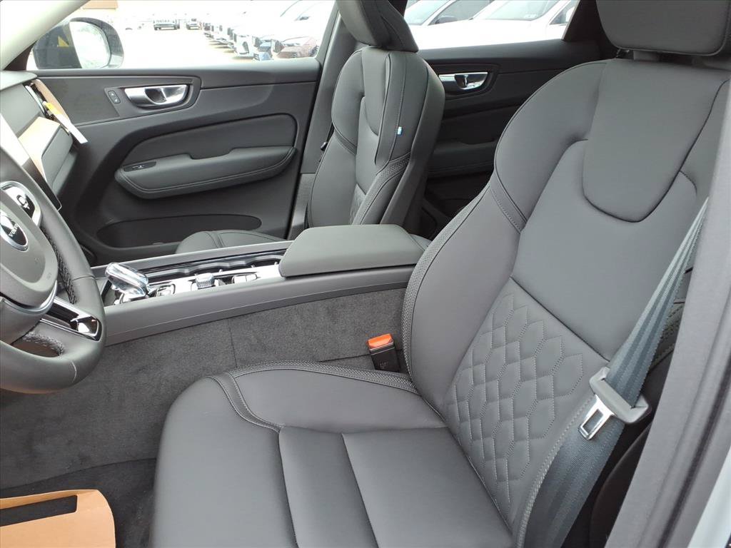 New 2026 Volvo XC60 T8 Plus w/ Protection Package Premier AWD/4WD image 4
