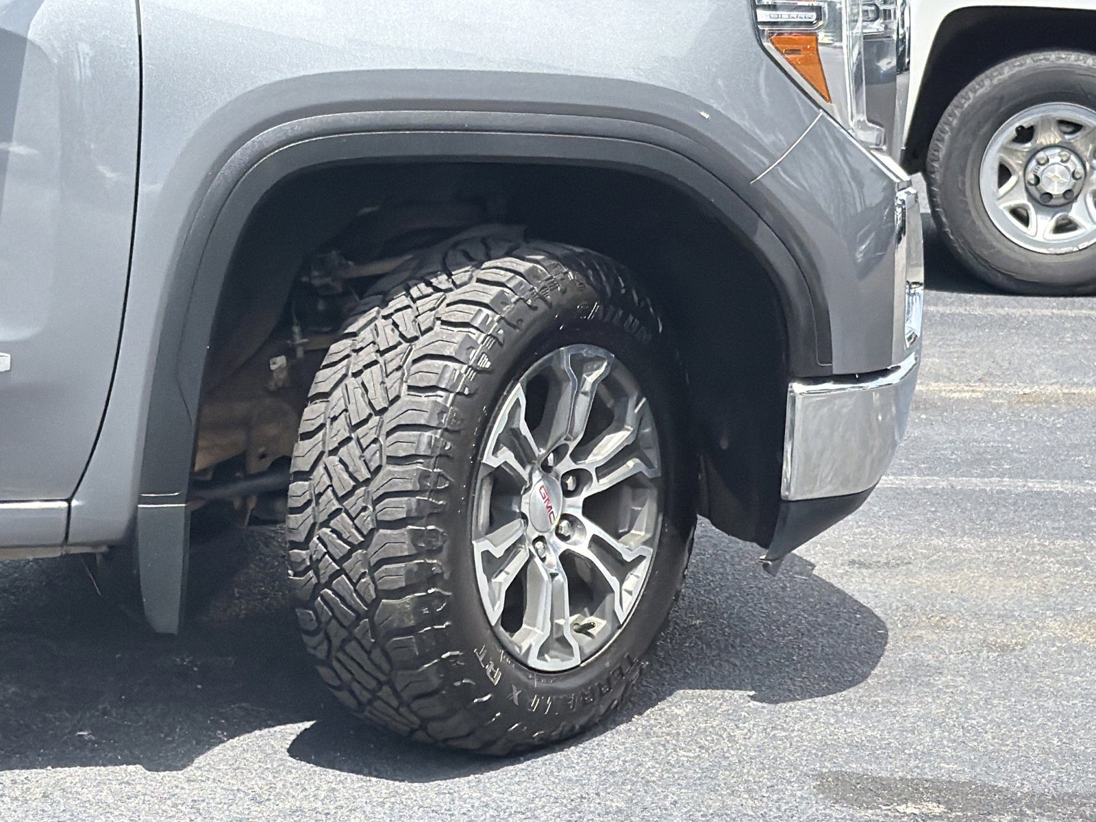 Used 2022 GMC Sierra 1500 SLT w/ X31 Off-Road Package AWD/4WD image 5