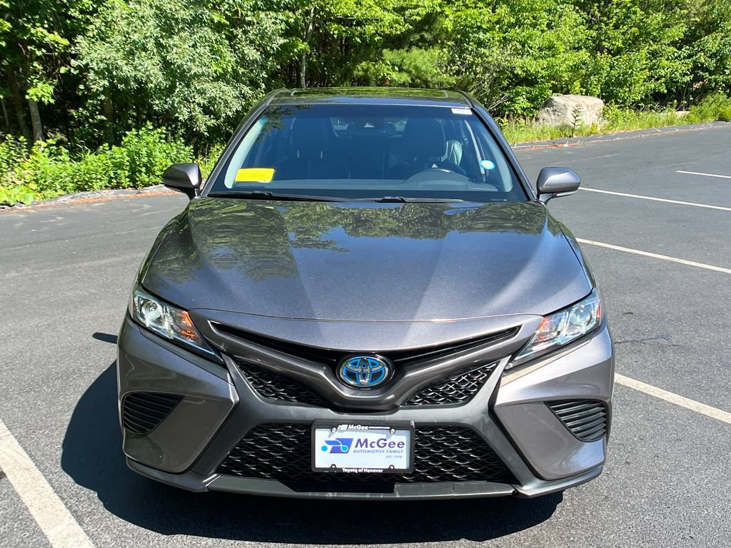 Used 2020 Toyota Camry SE w/ Sunroof Package FWD image 8