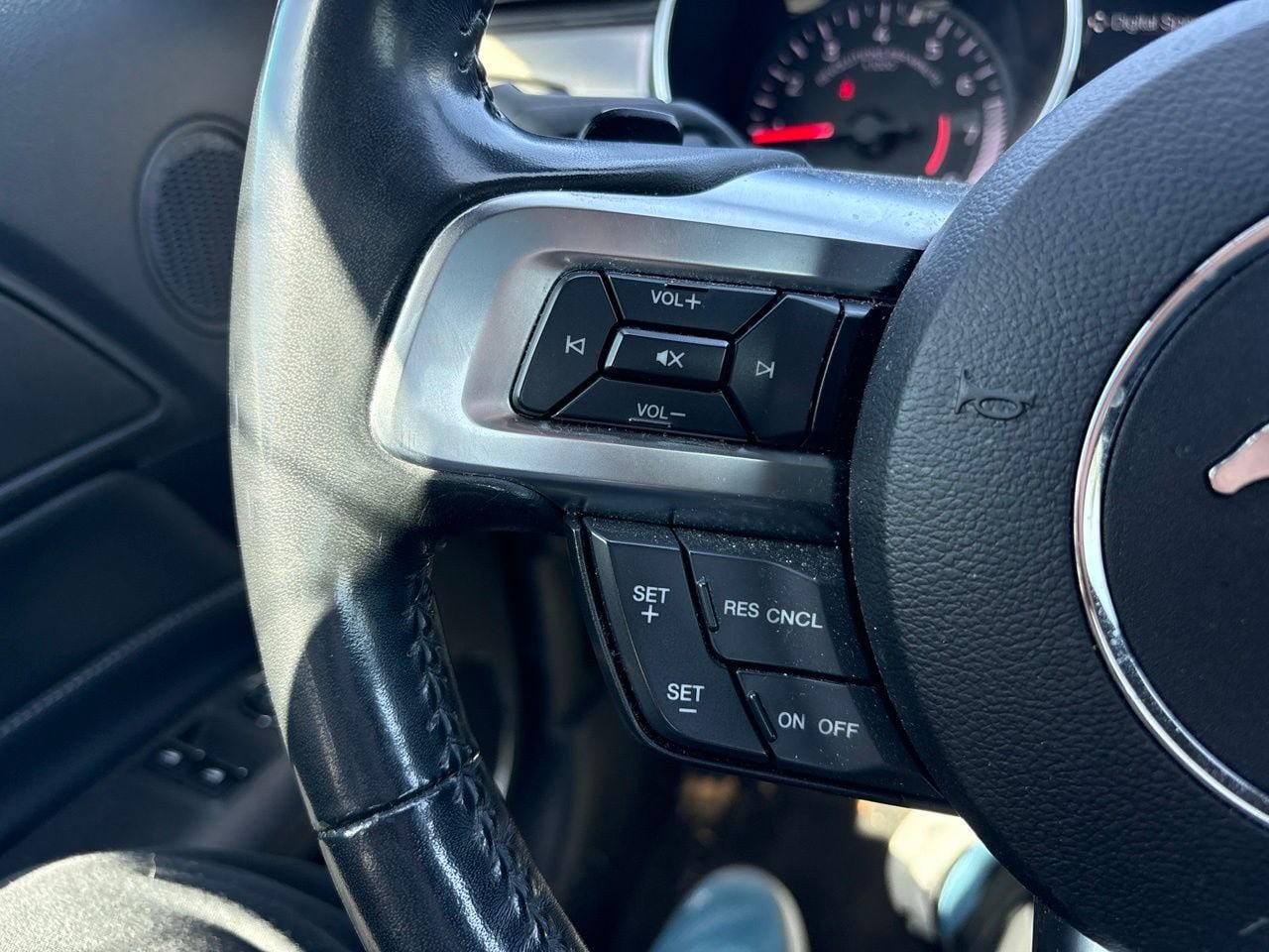 Used 2018 Ford Mustang Premium RWD image 20