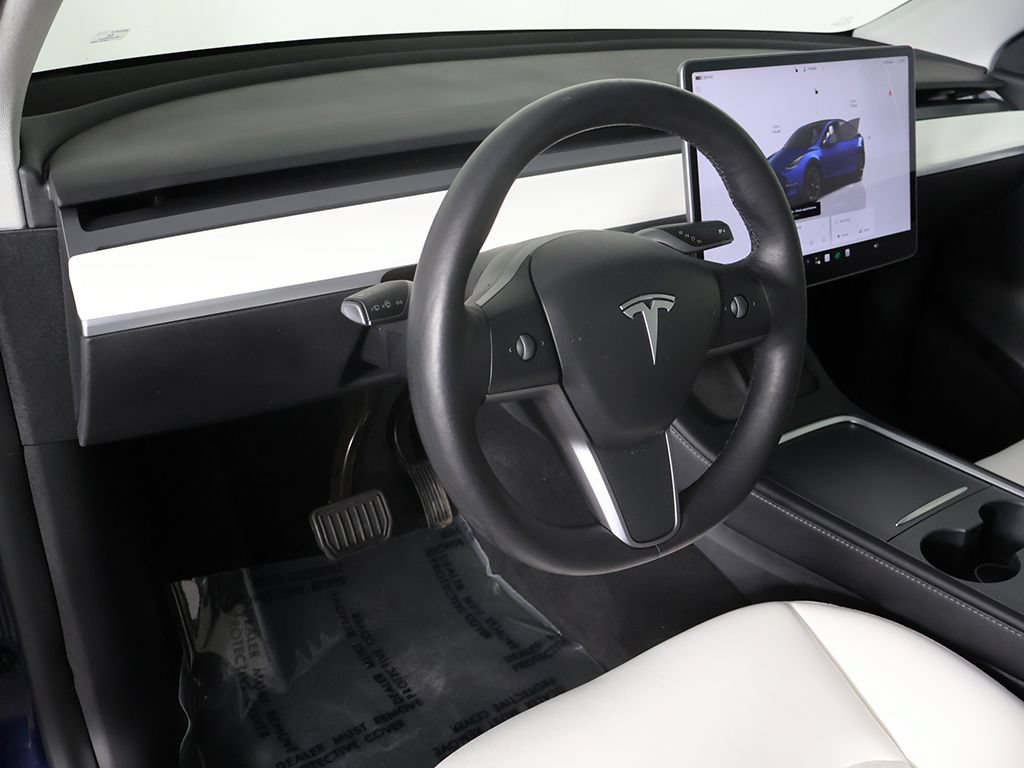 Used 2022 Tesla Model Y Long Range AWD/4WD image 22