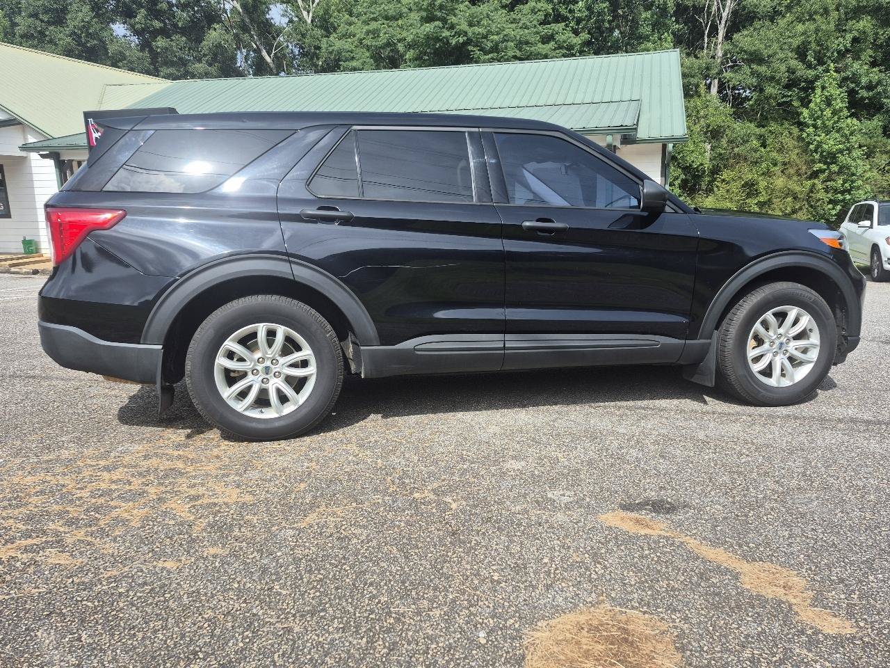 Used 2021 Ford Explorer 4WD w/ Class III Trailer Tow Package image 9