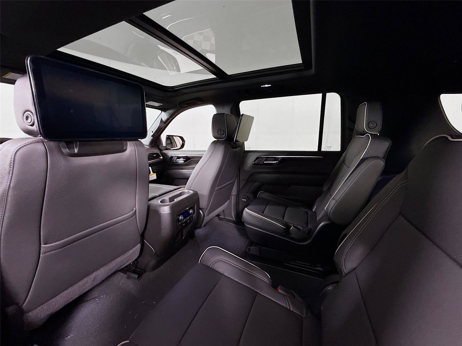 New 2026 Chevrolet Suburban Premier image 37