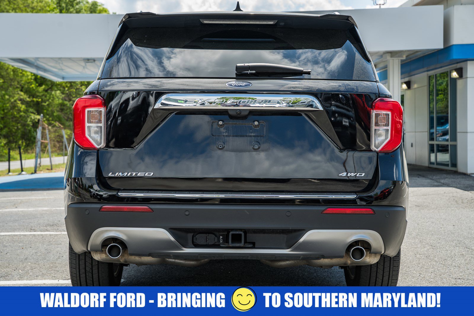 Used 2023 Ford Explorer Limited w/ Limited Technology Package AWD/4WD image 5