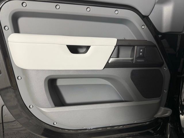 New 2026 Land Rover Defender 110 X image 14