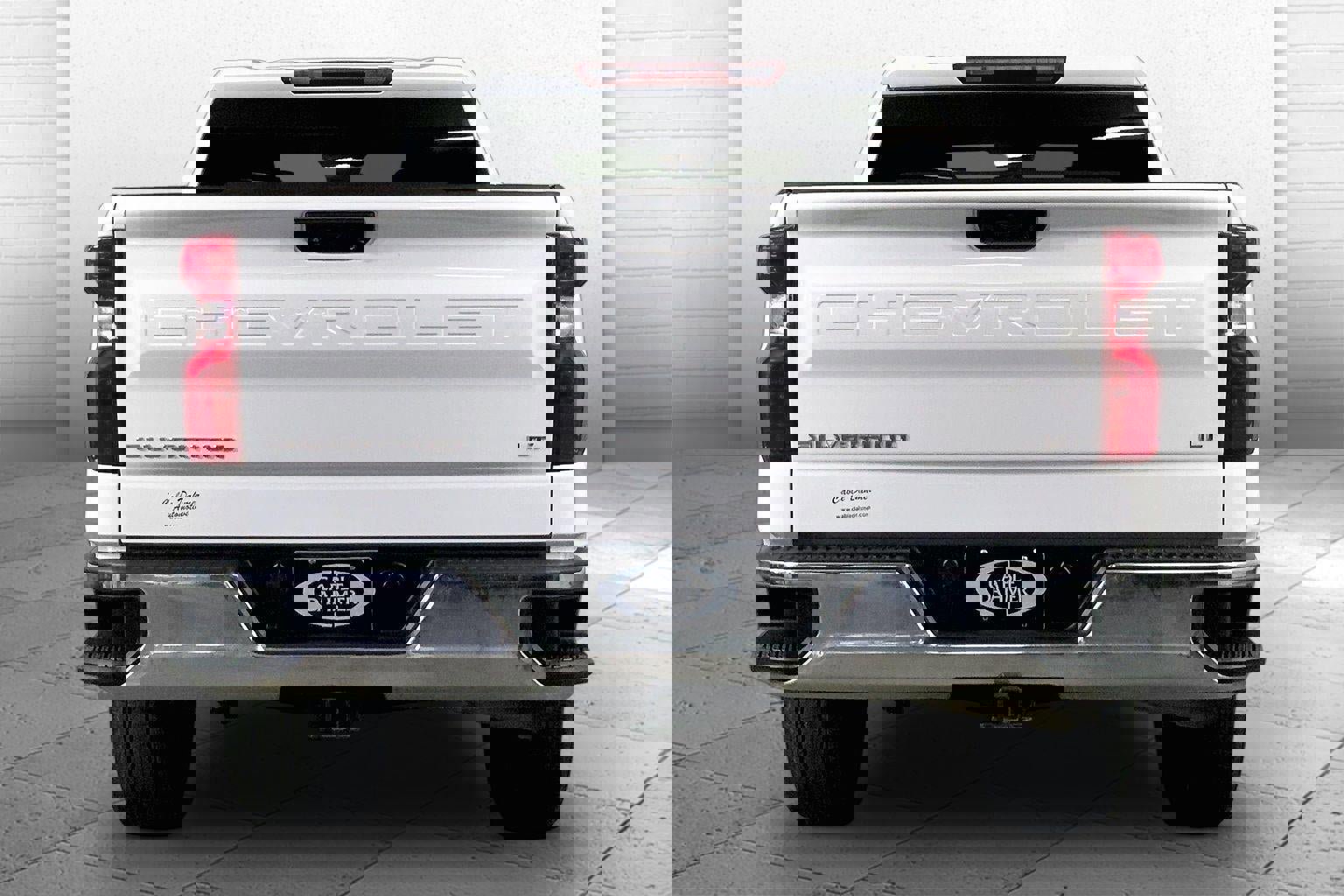 Used 2023 Chevrolet Silverado 1500 LT image 3