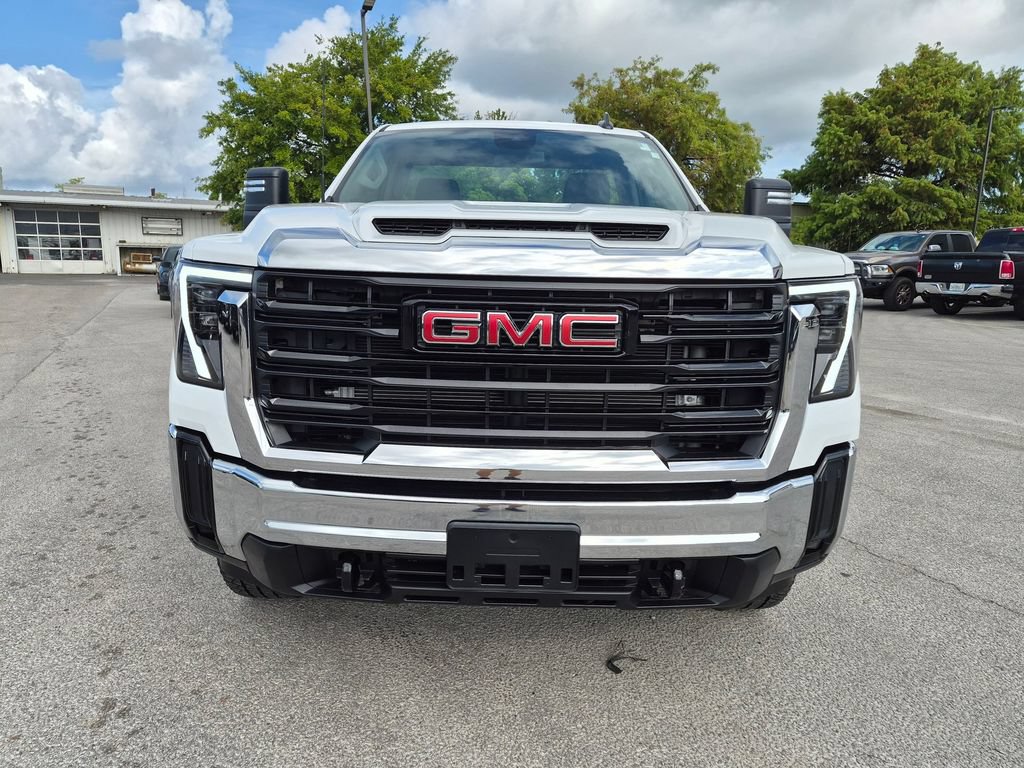 Used 2025 GMC Sierra 3500 Pro RWD image 2
