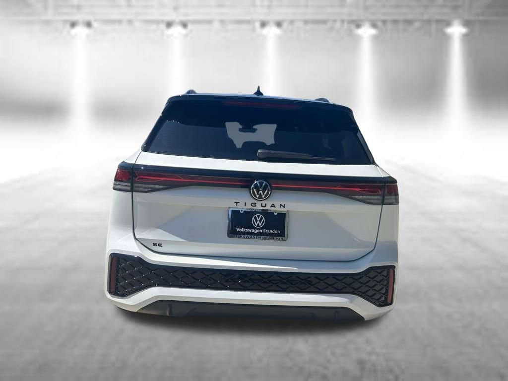 New 2026 Volkswagen Tiguan SE R-Line FWD image 4