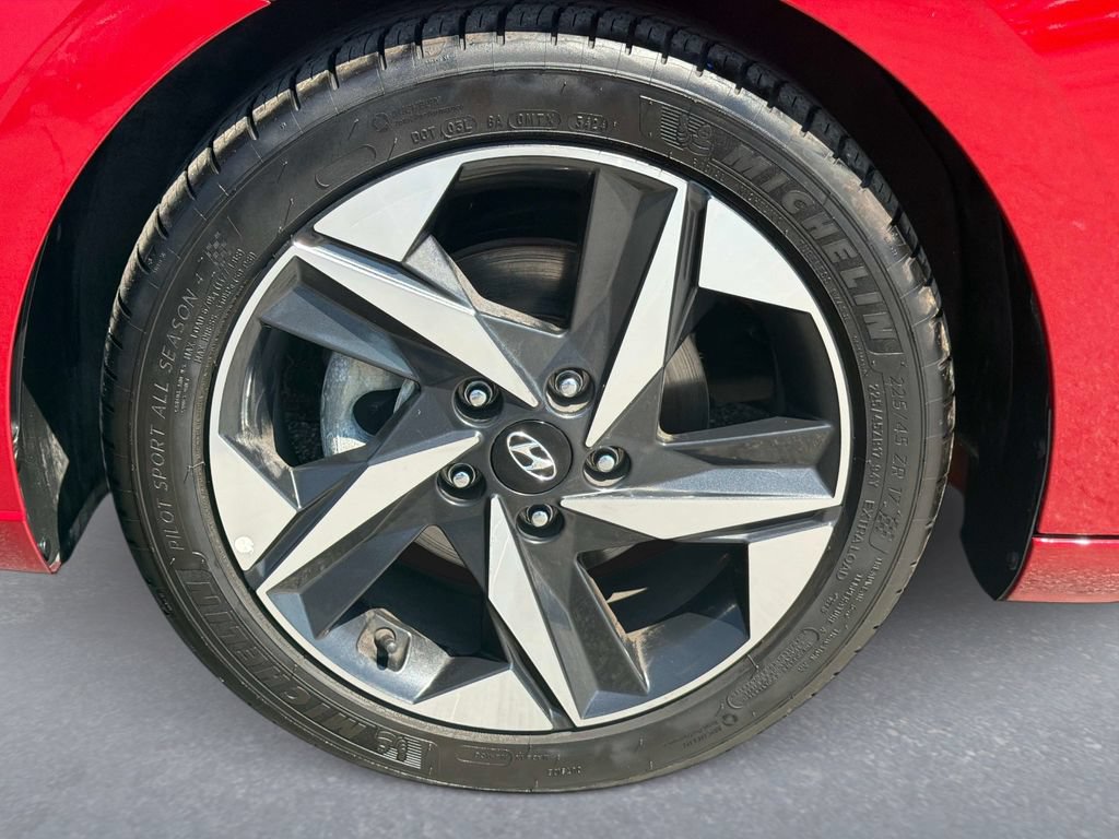Used 2022 Hyundai Elantra Limited FWD image 9