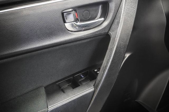 Used 2017 Toyota Corolla LE image 12