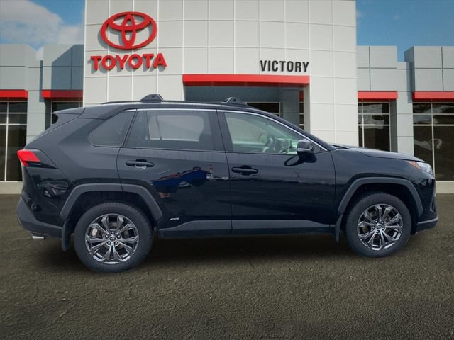Used 2023 Toyota RAV4 XLE Premium AWD/4WD image 2
