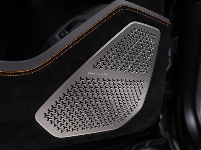 Used 2024 Lamborghini Urus Performante AWD/4WD image 33