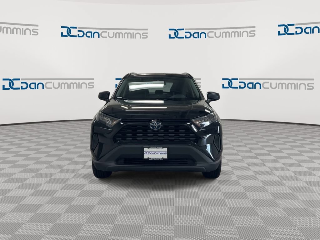 Used 2021 Toyota RAV4 LE AWD/4WD image 3