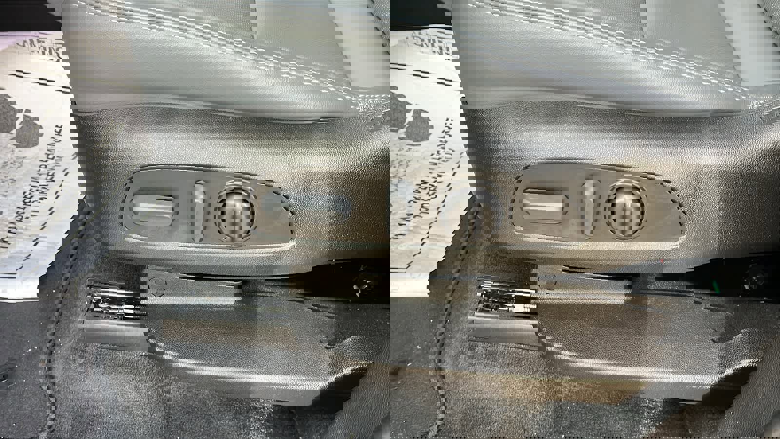 Used 2023 Buick Enclave Essence w/ Experience Buick Package image 21