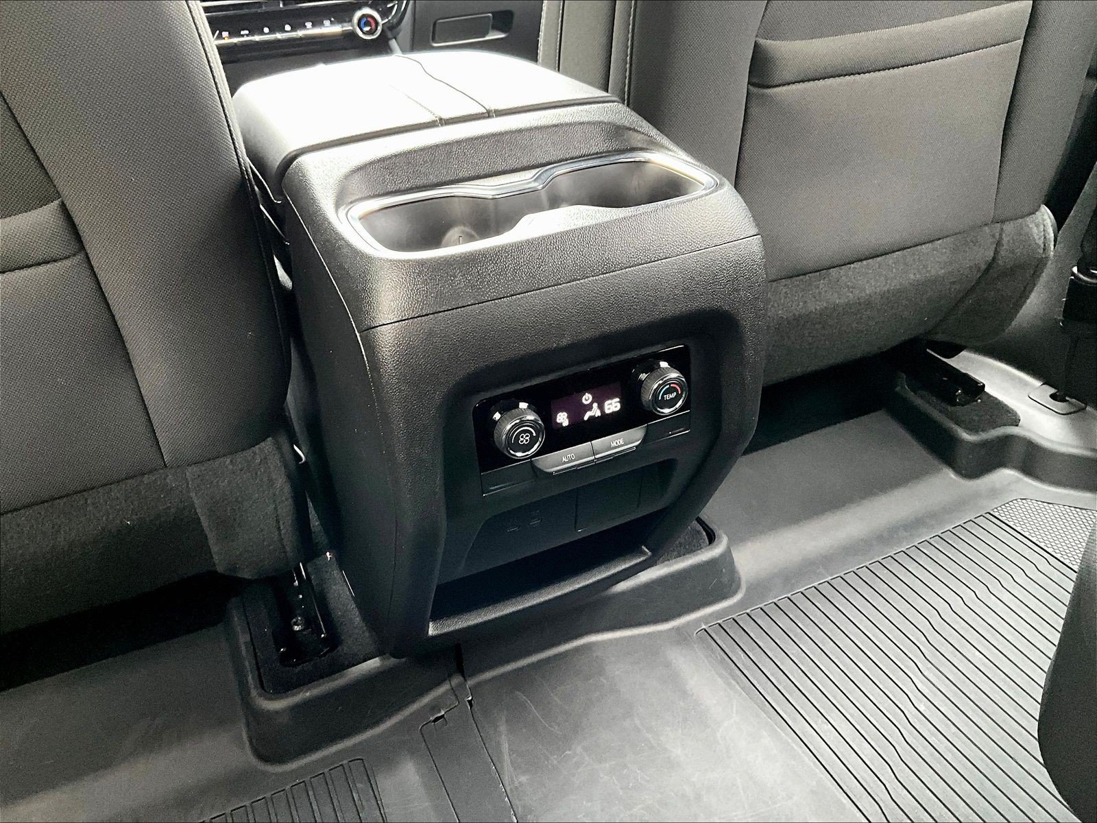 Used 2025 Chevrolet Traverse LT w/ Sun and Wheel Package AWD/4WD image 10