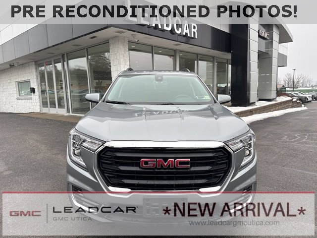 Used 2024 GMC Terrain SLE w/ Driver Convenience Package image 8