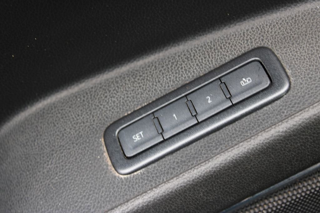 Used 2020 GMC Yukon XL Denali RWD image 31