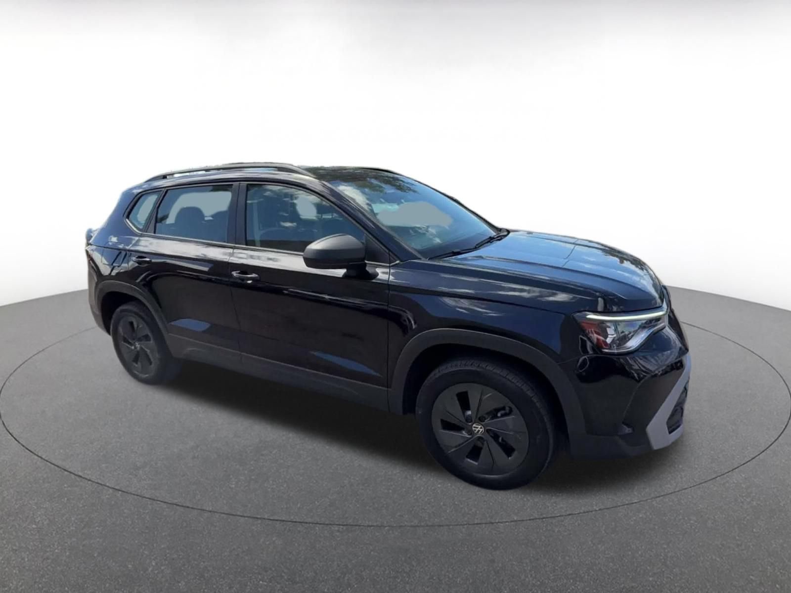Used 2025 Volkswagen Taos S FWD image 2