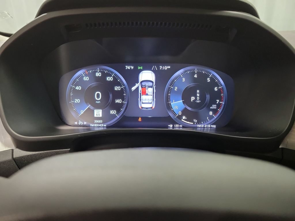 Used 2020 Volvo XC40 T5 Momentum w/ Protection Package Premier AWD/4WD image 25