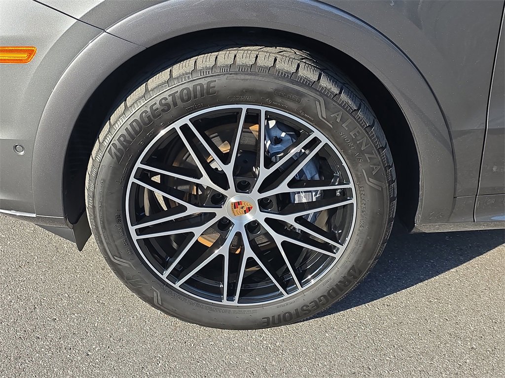 New 2025 Porsche Cayenne image 12