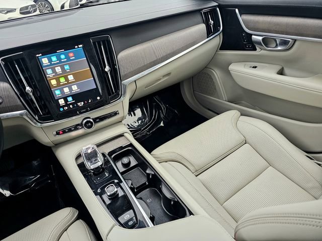 Used 2023 Volvo V90 B6 Cross Country Ultimate image 34