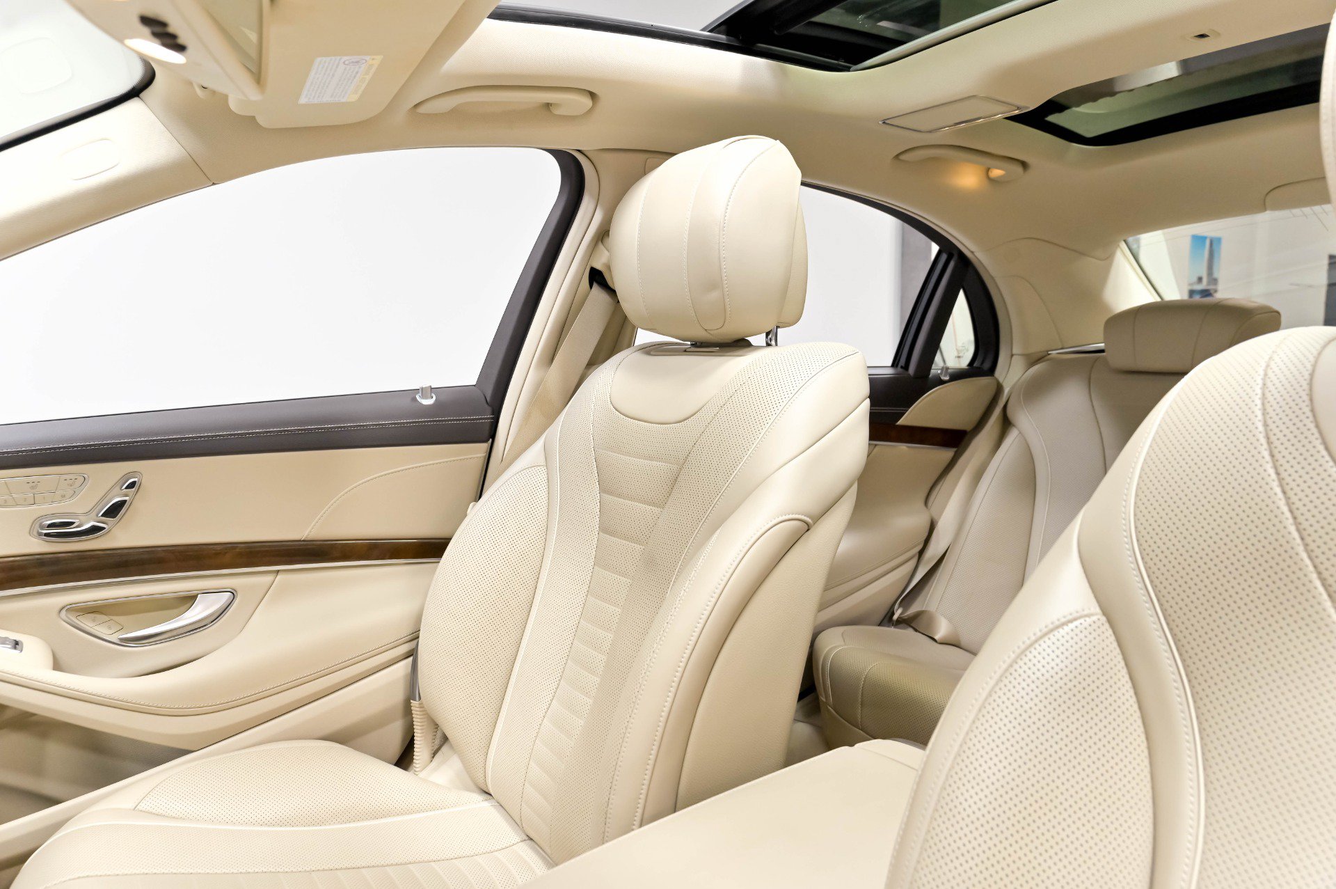 Used 2016 Mercedes-Benz S 550 4MATIC Sedan image 13