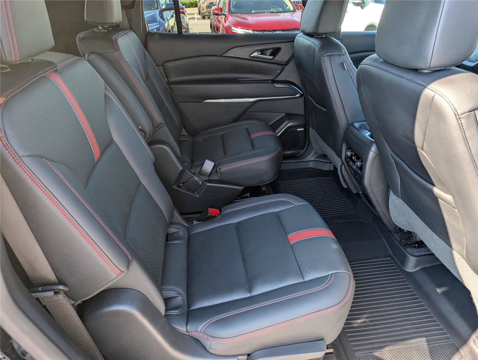 Used 2024 Chevrolet Traverse RS w/ LPO, Floor Liner Package AWD/4WD image 12