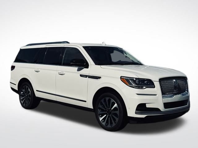 Used 2024 Lincoln Navigator L Reserve image 4