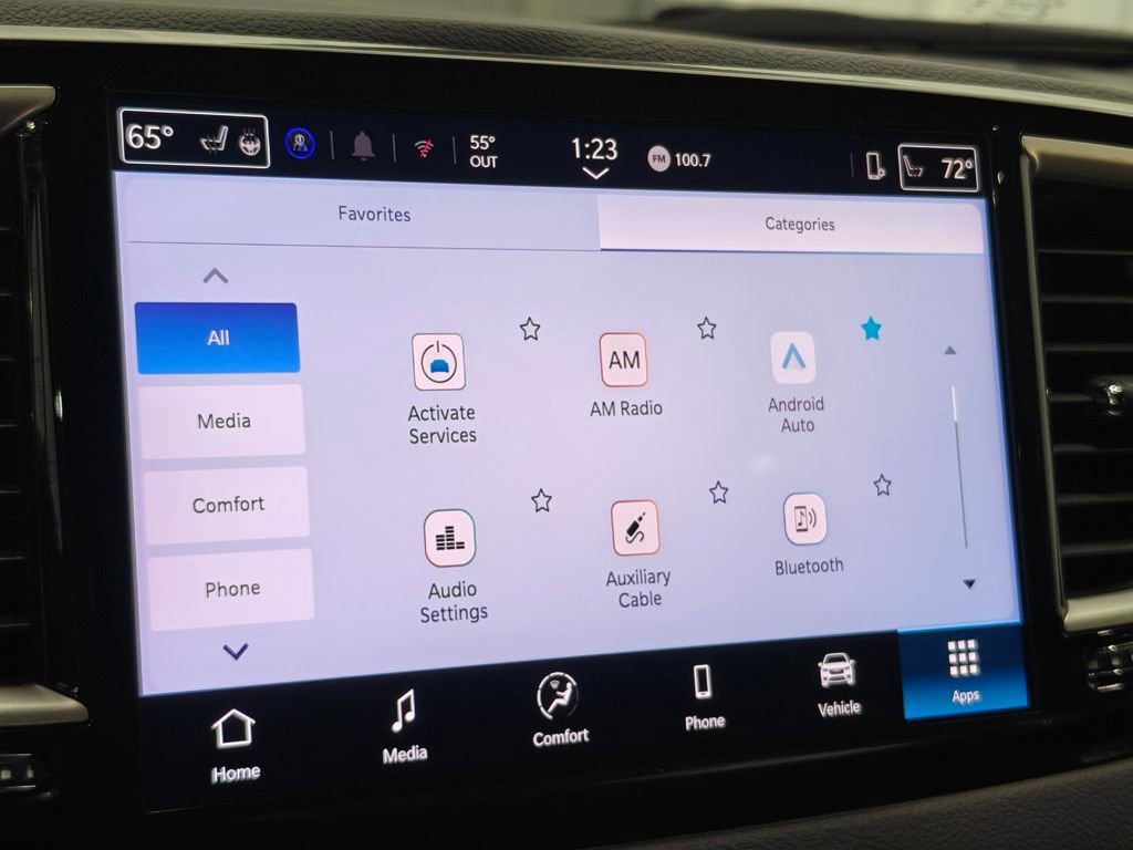 Used 2025 Chrysler Pacifica Select image 42
