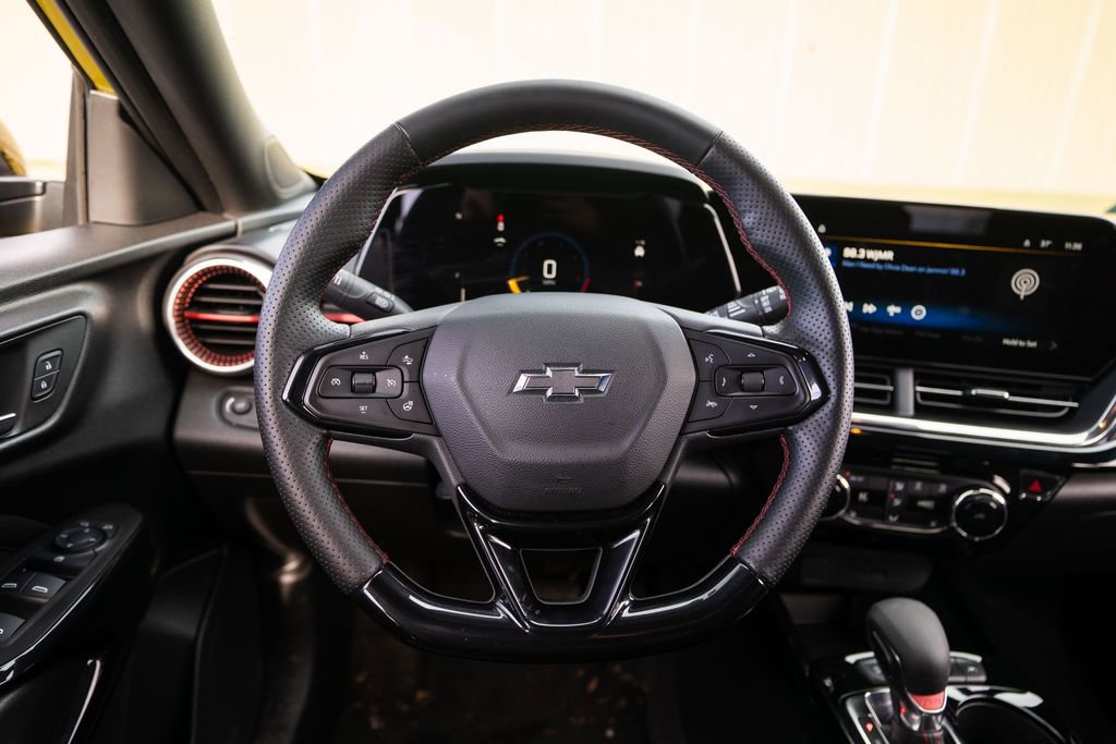 Used 2025 Chevrolet Trax RS w/ Driver Confidence Package image 24