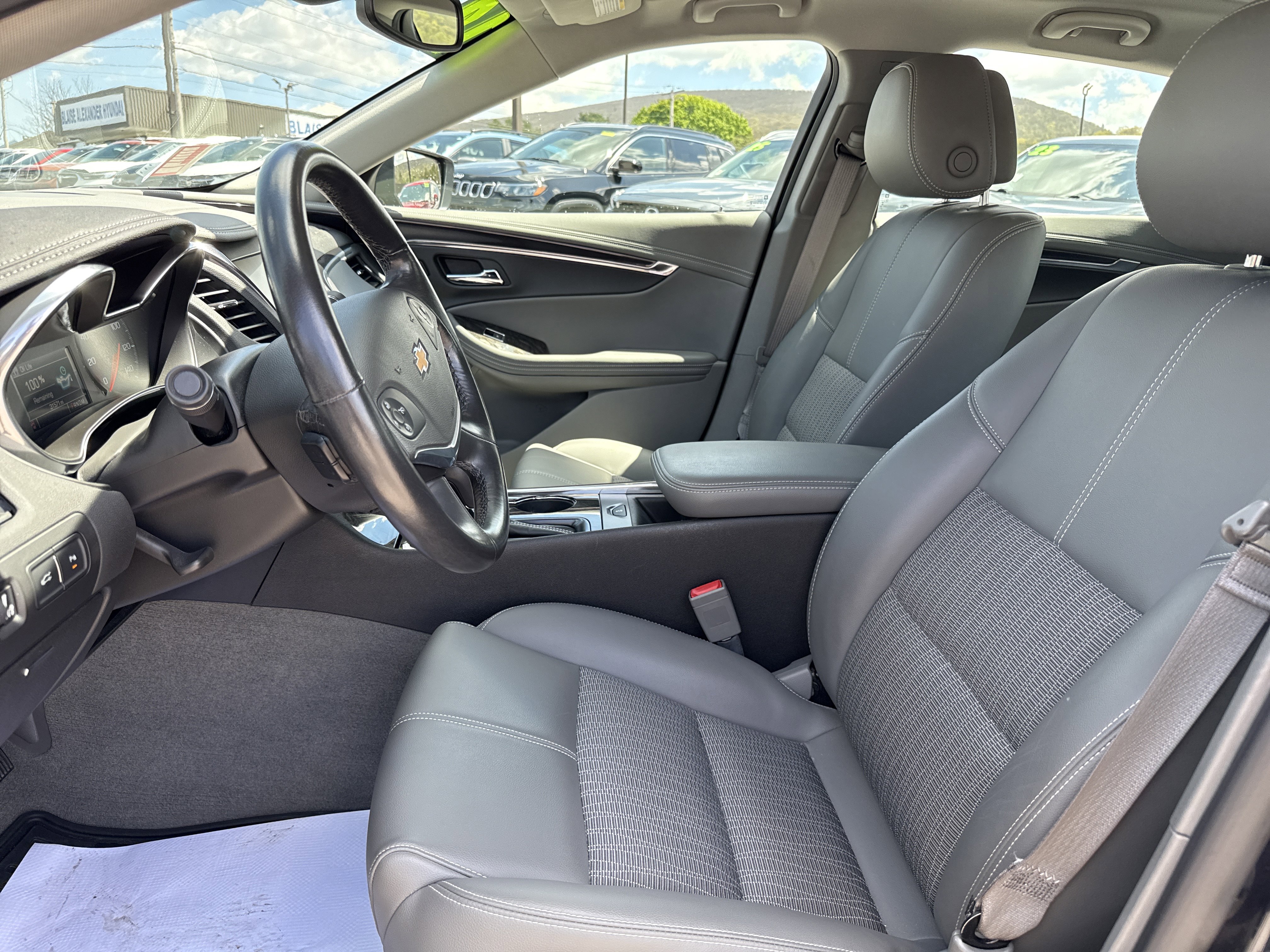 Used 2014 Chevrolet Impala LT w/ Convenience Package FWD image 14
