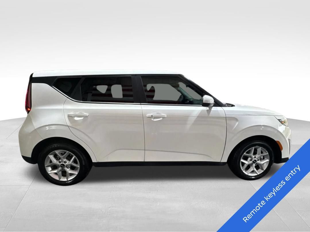 Used 2023 Kia Soul S FWD image 4