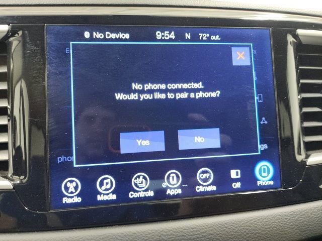 Used 2017 Chrysler Pacifica Touring-L image 33