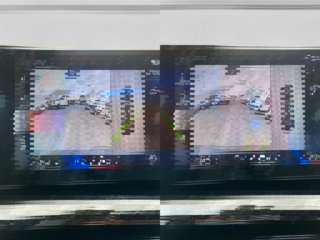 Used 2024 BMW 530i 530i Premium w/ Premium Package image 17