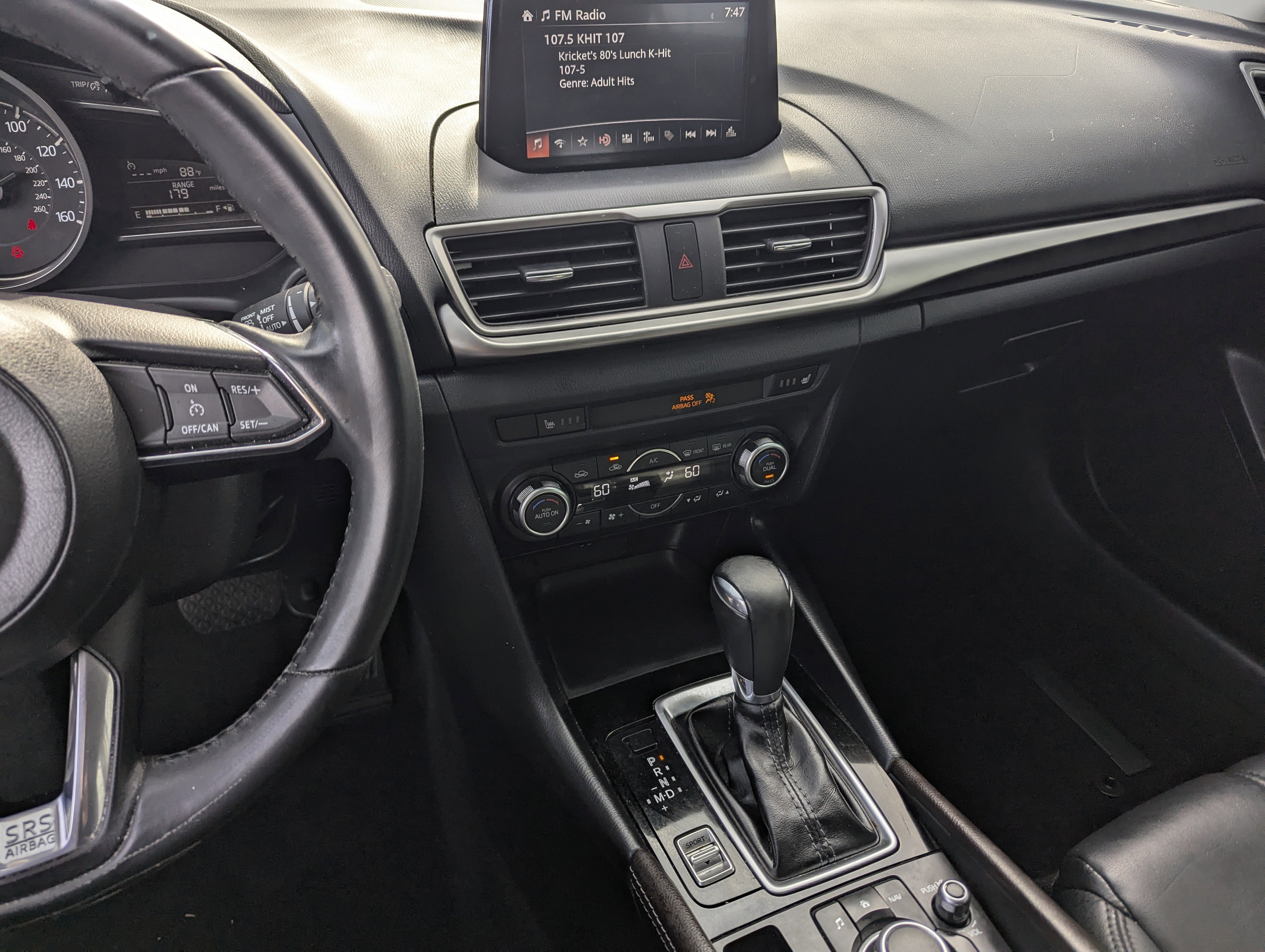 Used 2018 MAZDA MAZDA3 Touring image 10