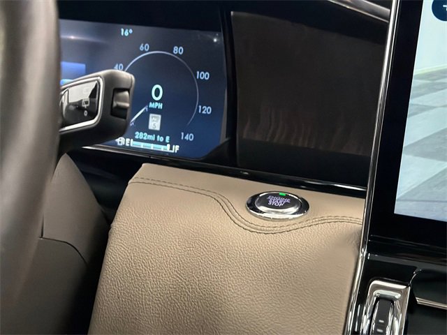 Used 2023 Lincoln Navigator Reserve image 32