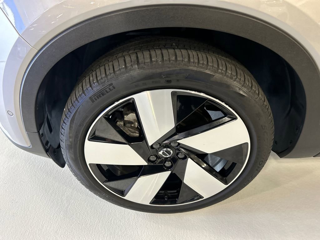 Certified 2023 Volvo XC40 Recharge Ultimate image 8