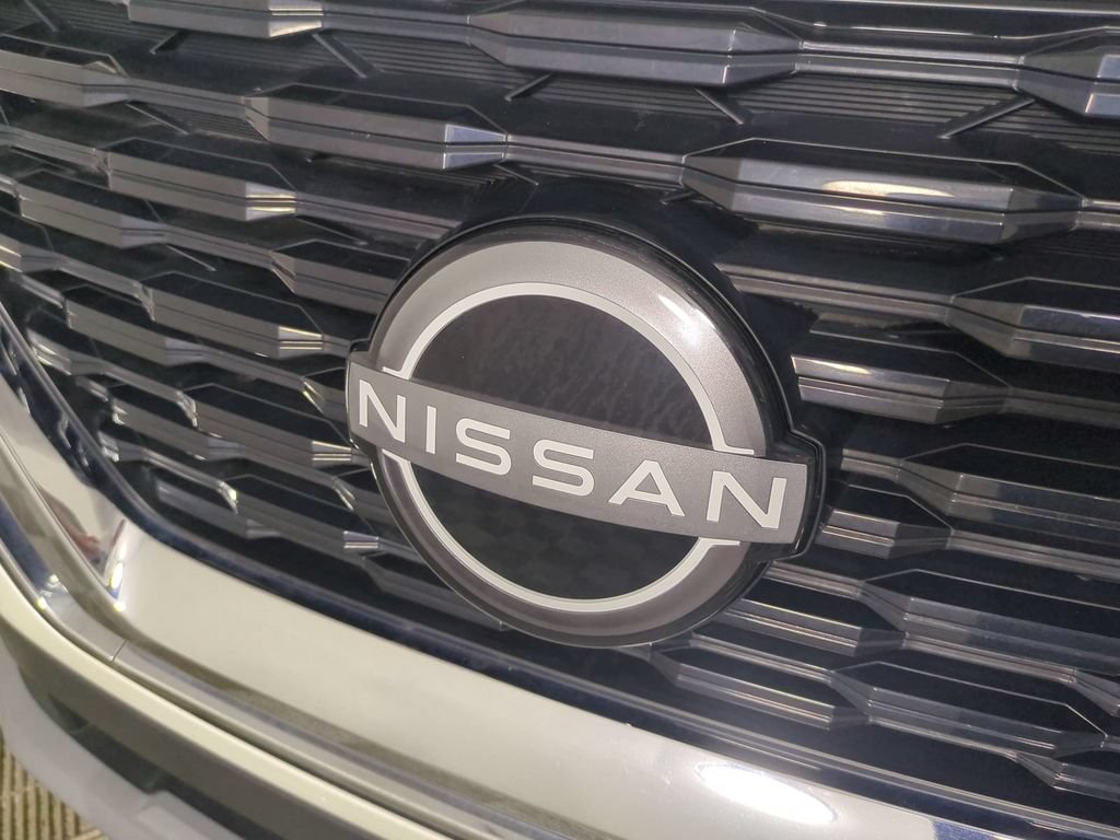 Used 2023 Nissan Rogue SV FWD image 13