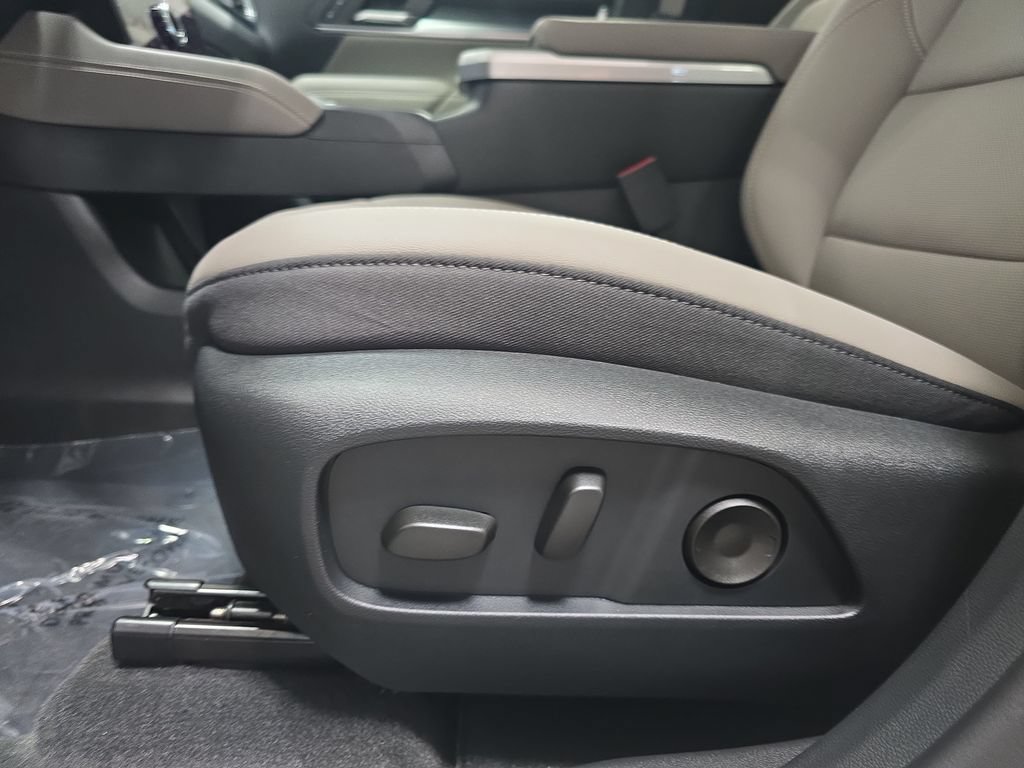 New 2026 GMC Terrain Elevation w/ Elevation Premium Package AWD/4WD image 32
