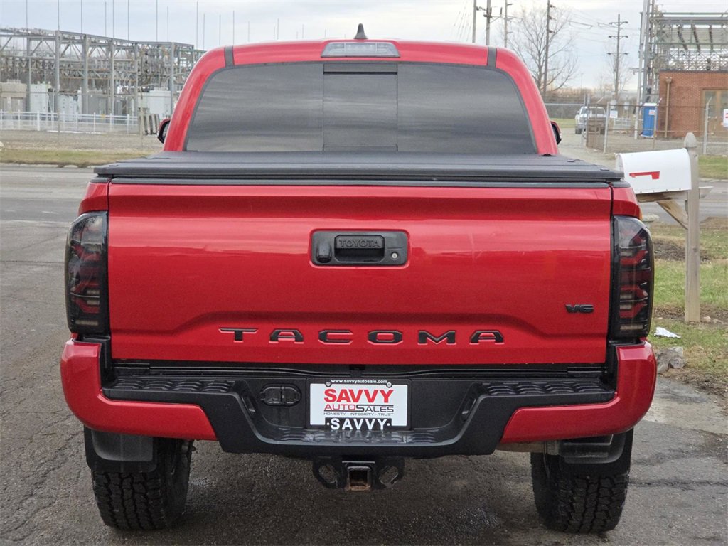 Used 2022 Toyota Tacoma TRD Off-Road w/ Black Out Package (TMS) image 12