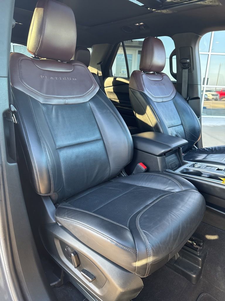 Used 2023 Ford Explorer Platinum w/ Technology Package AWD/4WD image 20