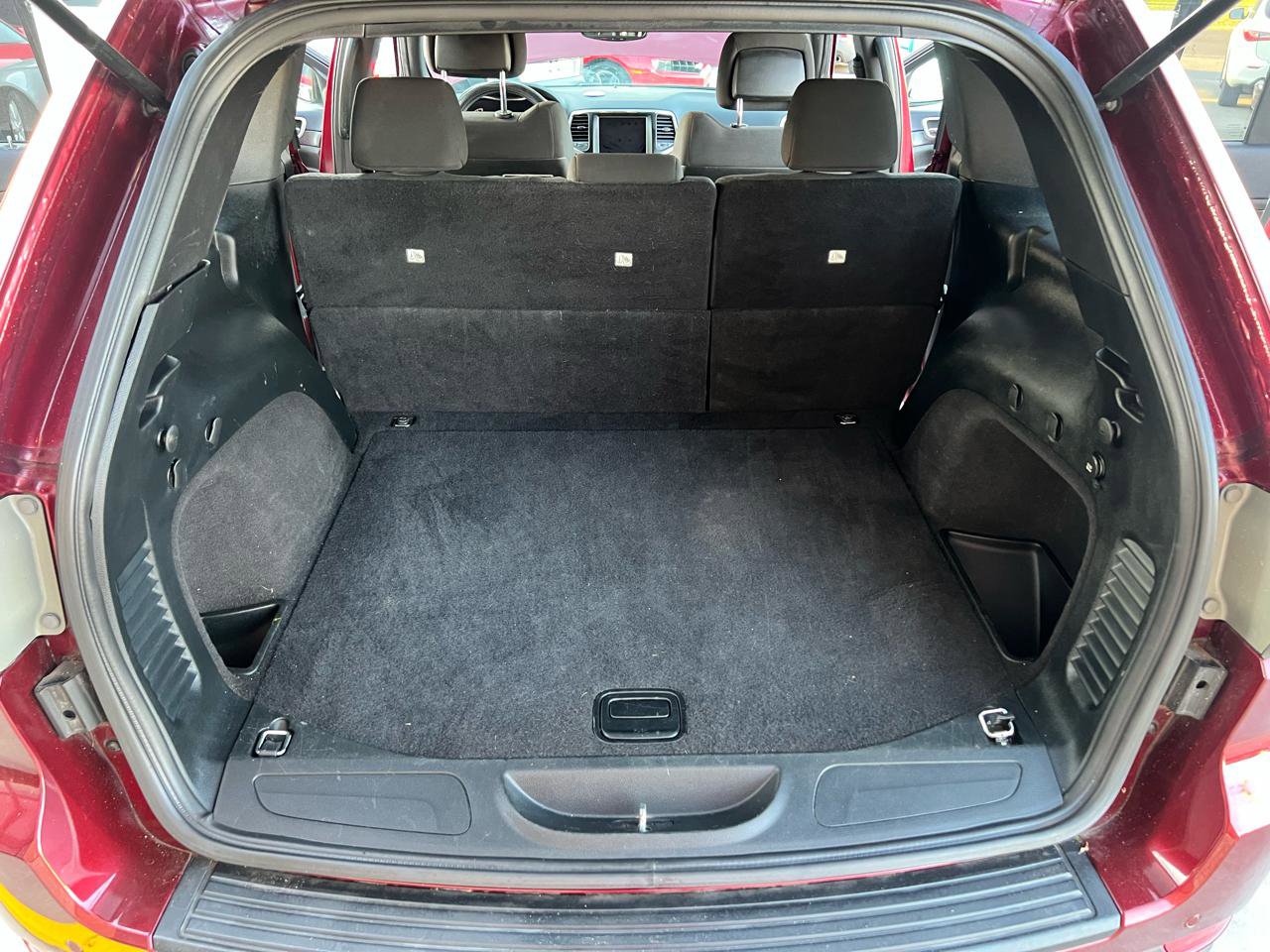 Used 2018 Jeep Grand Cherokee Laredo image 19