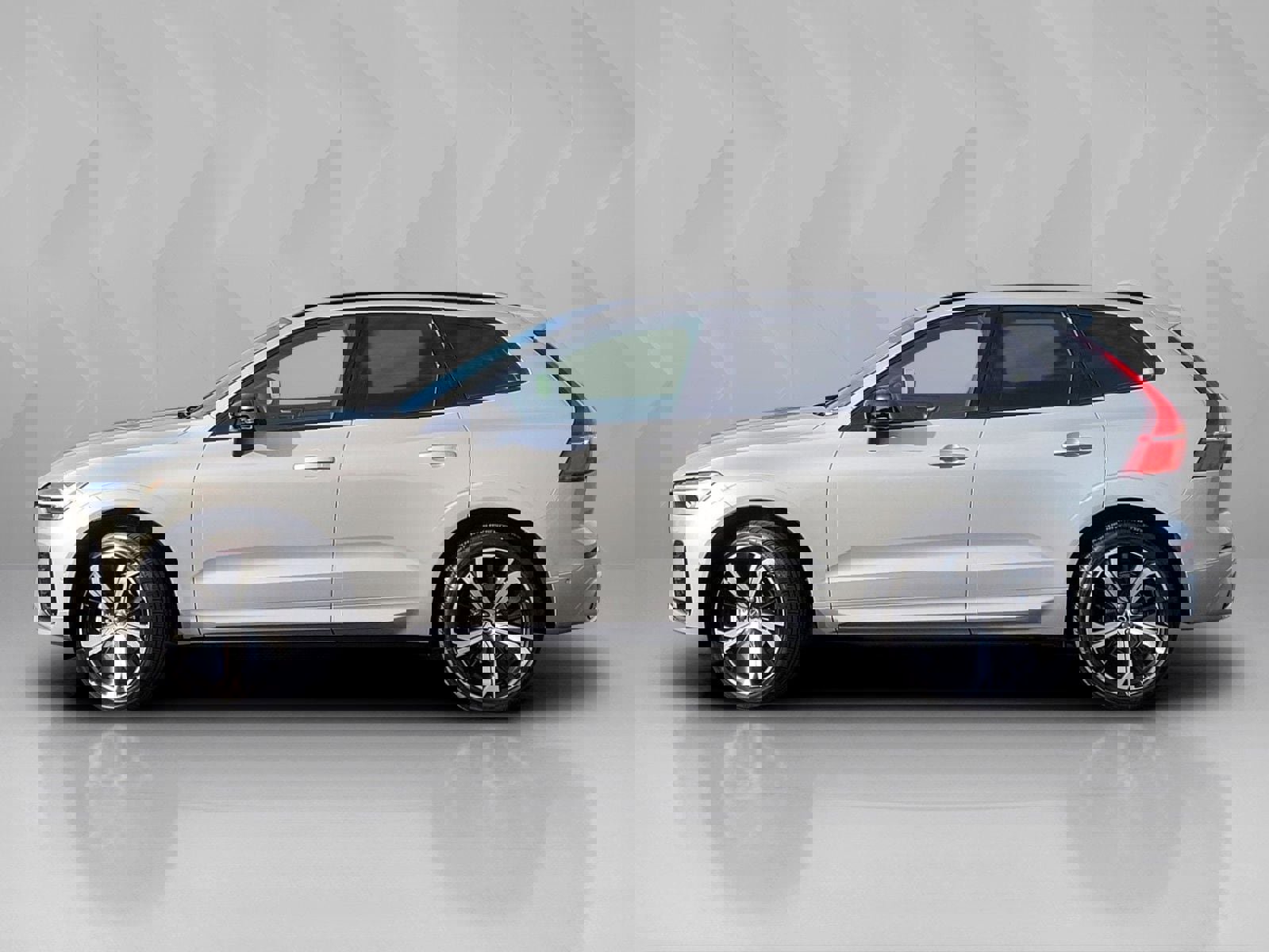 Certified 2023 Volvo XC60 B5 Ultimate AWD/4WD image 3