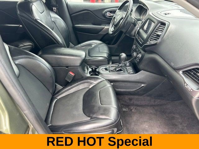 Used 2019 Jeep Cherokee Latitude Plus AWD/4WD image 45
