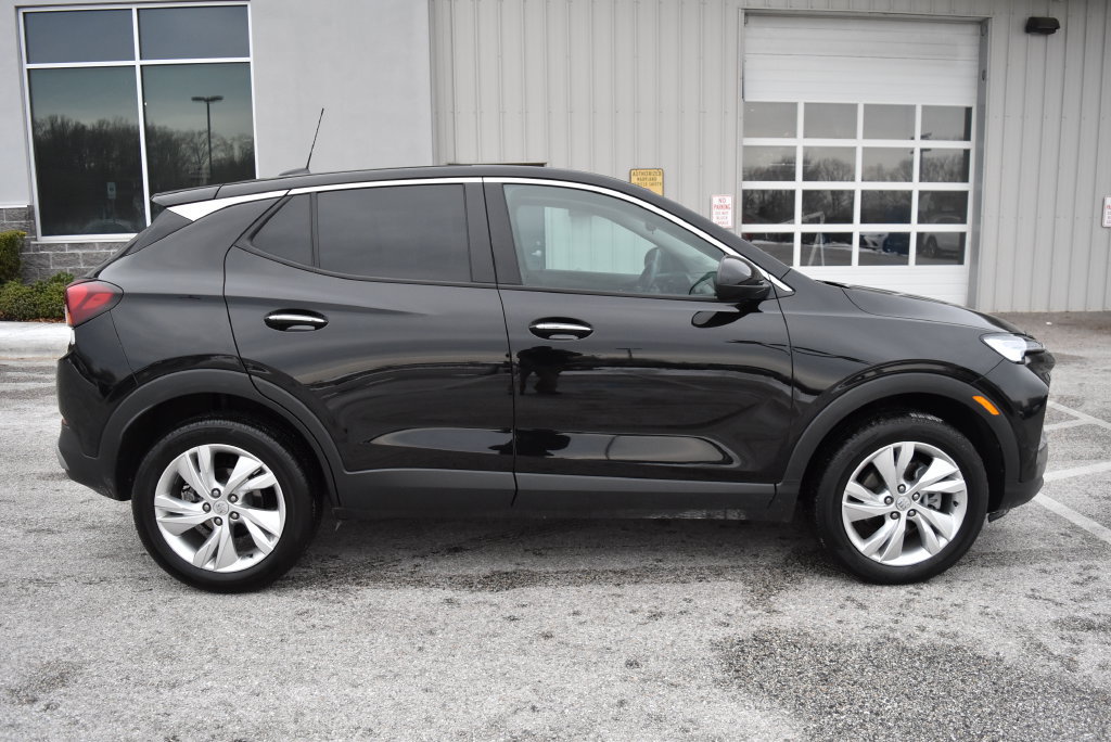 Used 2025 Buick Encore GX Preferred AWD/4WD image 2